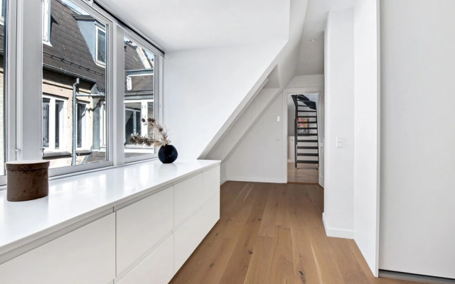 Sanders King - Cute 3-bdr Apt in City Center