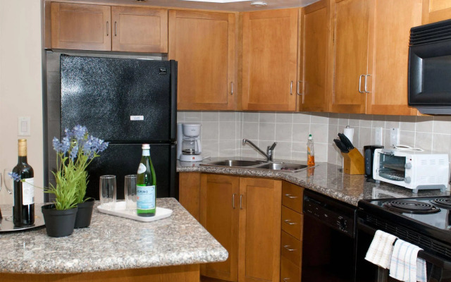 JJ Furnished Apartments & Private Suites Toronto: Entertainment District