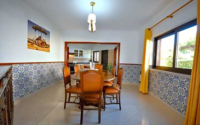 Private Pool Villa Walking Distance to Local Amenities