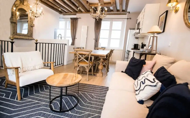 Classy Bourgeois Chic 2 Bedroom Apt in Le Marais