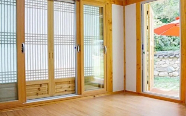 Yangju Solnaeum Hanok Pension