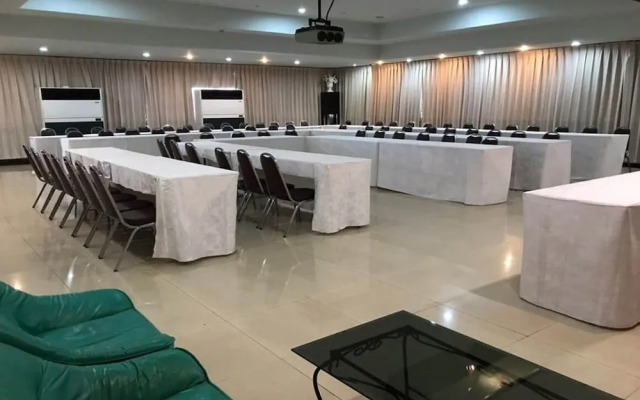 OYO 903 Madame Kim Hostel