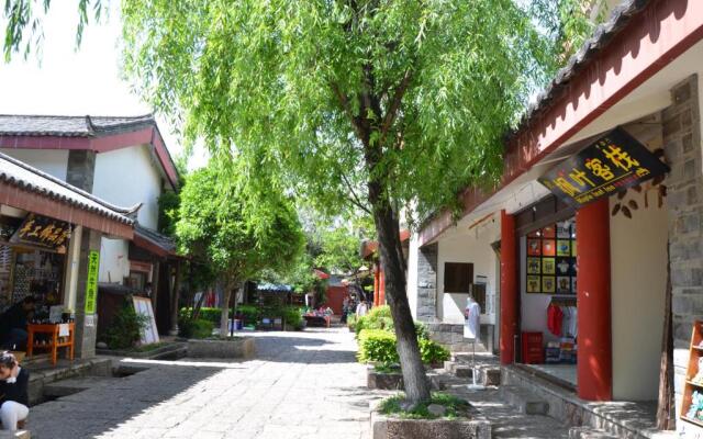 Lijiang Maple Leaf Inn