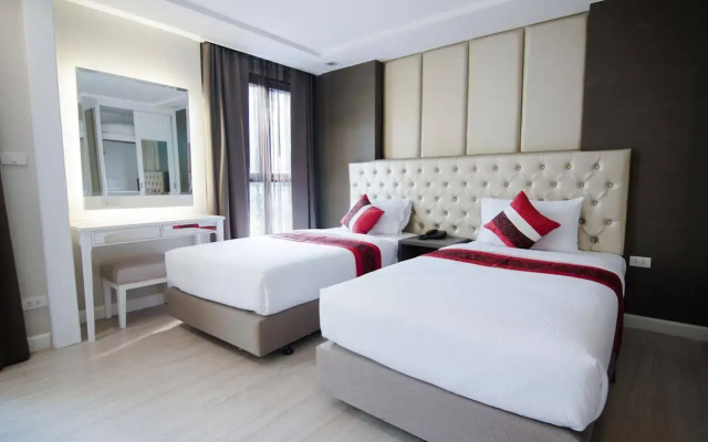 Hope Land  Sukhumvit 8