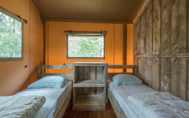 Nice Safari Tent With Kitchen, 12 km. From Eindhoven