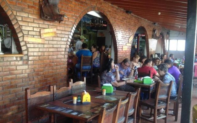 Hotel y Restaurante Los Cambulos