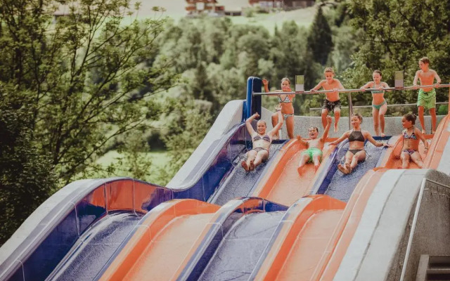 Appartement Hotel Panorama-im Bademantel direkt in die Alpentherme