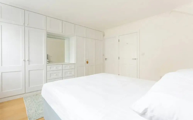 Edge Street IV by Onefinestay