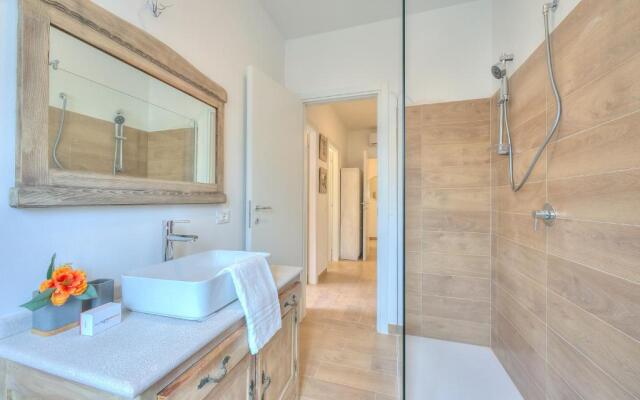 Elena Apart-balcony & Parking Private