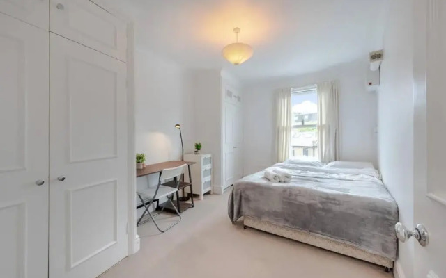 Kensington Olympia Apartment