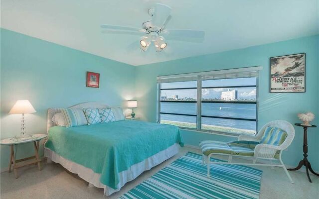 Bayside 294 - Three Bedroom Condo