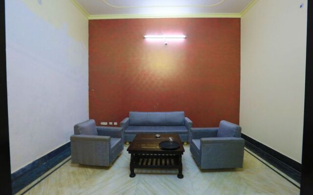 OYO 8681 Hotel Happy Homes