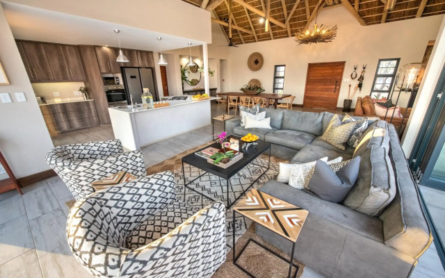 Moya Safari Villa