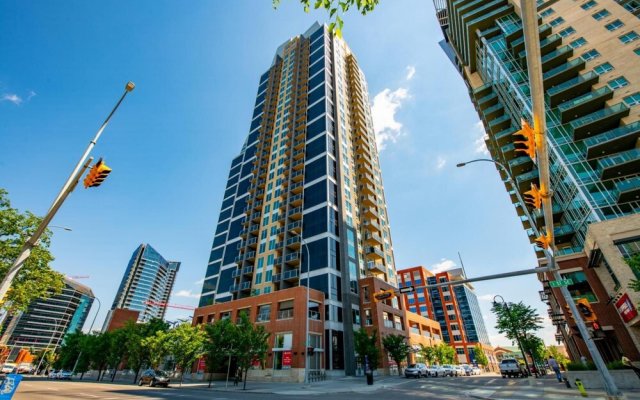 Modern Calgary Apartments - Calgary 1320 1St SE 1503 P4 2Bd 2bath