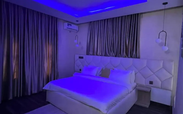 Strong Mark Apartments