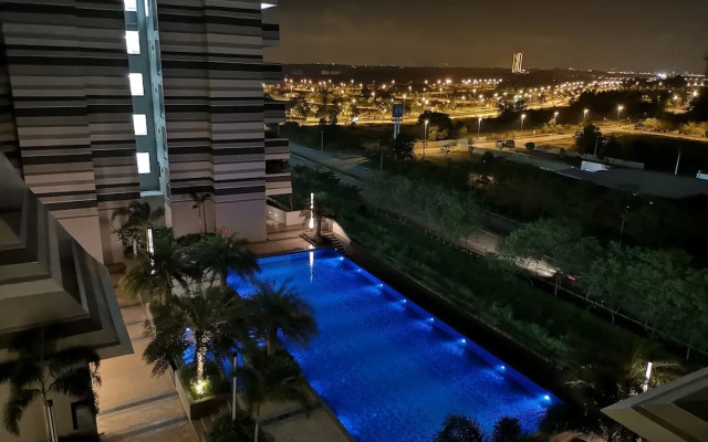Cozy Condo at The Meridin Medini
