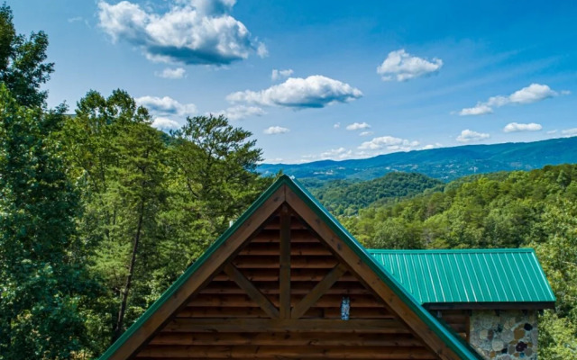 Cades Cove by Avantstay Treetop Haven in Smokey Mountains w/ Hot Tub, Game Room & Home Theatre