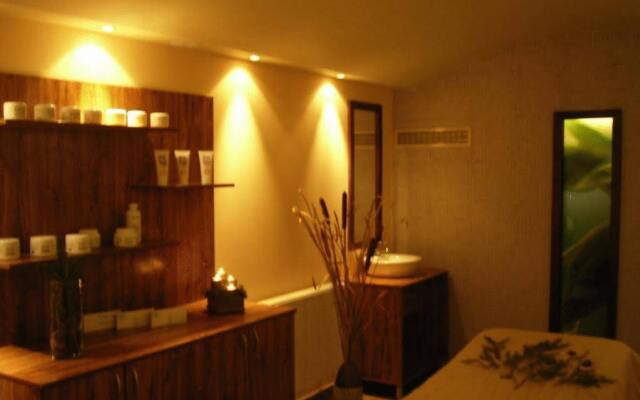 Bor Hotel