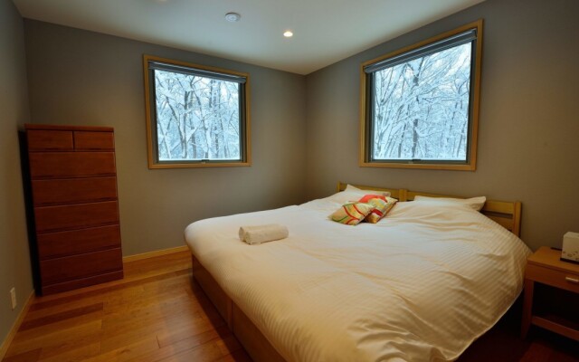 Bluebird Apartments by The Hakuba Collection