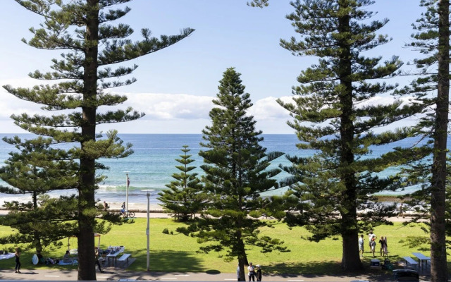 Manly Beachfront Apartment
