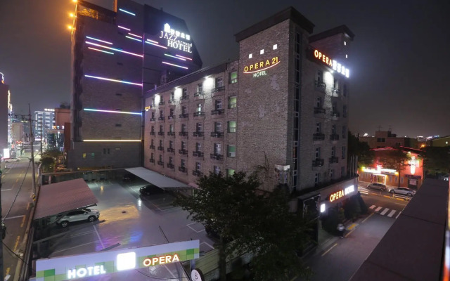 Opera 21 Hotel