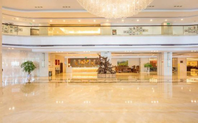 Oriental Hotel (Kaihua Linhu Road)
