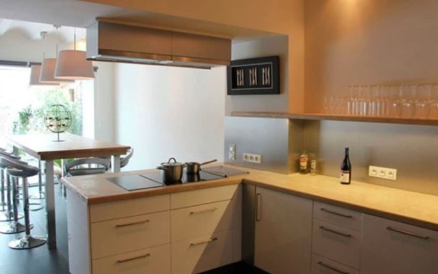 Attractive Holiday Home with Pool, Hot Tub, Fireplace near Spa