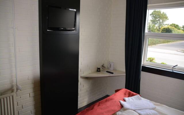 Dolphin Hotel Annex