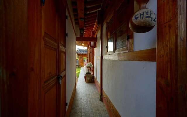 Jeonju Parkgane Hanok Stay