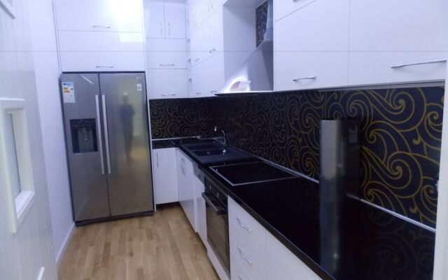 Doka Apartments