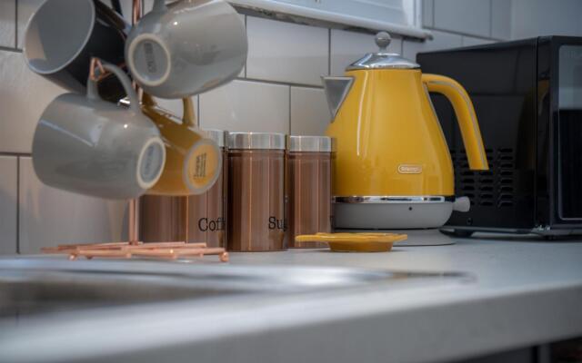 Ivy Cellar - 2 Bedroom Apartment - Tenby