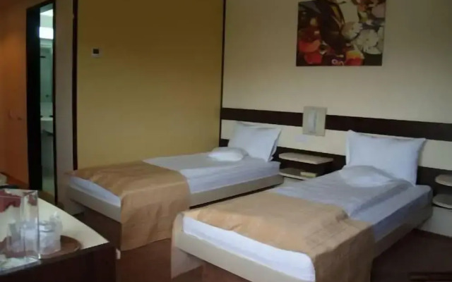 Hotel Rapsodia City Center