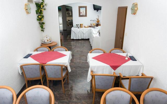 Downtown Private Rooms
