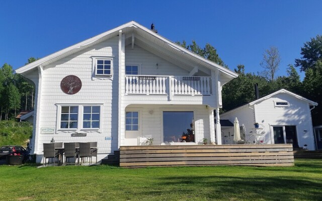 Stunning Sleeps 9 Lakeview Loghome, Spa & Yoga
