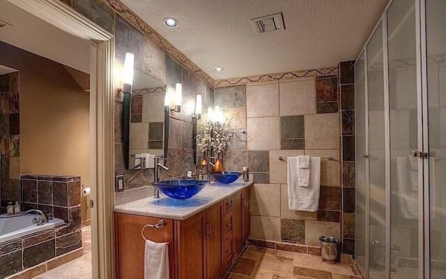 Continental Gardens By Signature Vacation Rentals