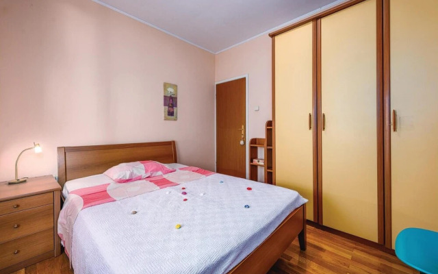 Nice Apartment in Rovinj With 3 Bedrooms and Internet