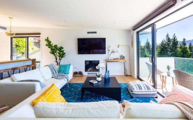 Elite Holiday Homes Queenstown - 2 Houses - Lake View - Ski Drying Cabinet – Guest Rooms – Queenstown
