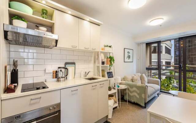 Prime Location - 2 Bedroom Urban Retreat