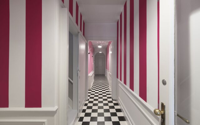 Grand Max Apartment