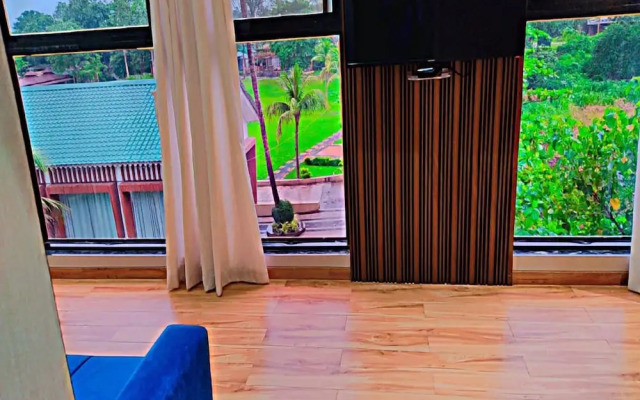 Paramount Riverfront Resort & Spa