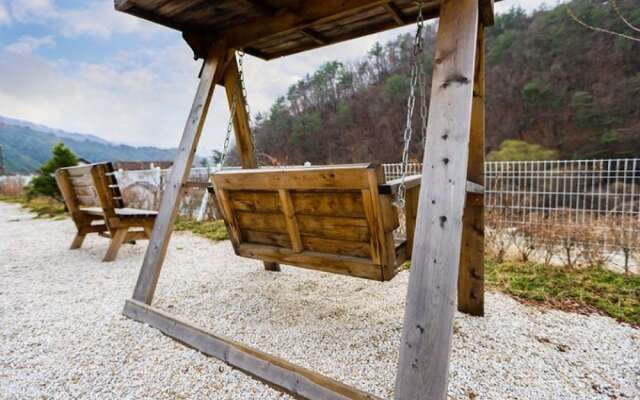 Pocheon Lemon Tree Pension