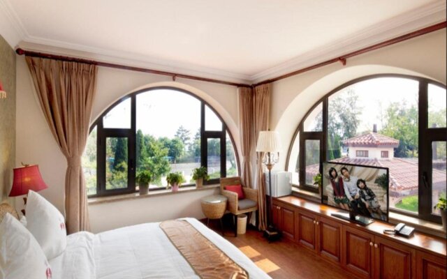 Daily Mega Holiday Hotel