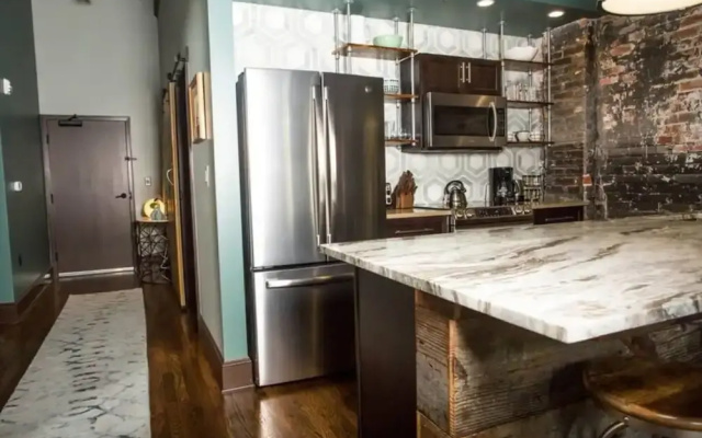 80 LEX 202 Iconic Location Park Free Off Street
