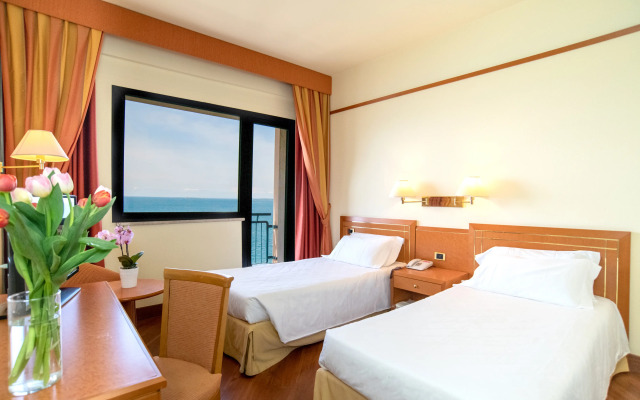Delfino Taranto Hotel