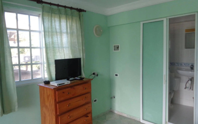 RIG Hostel Boca Chica Back Packer