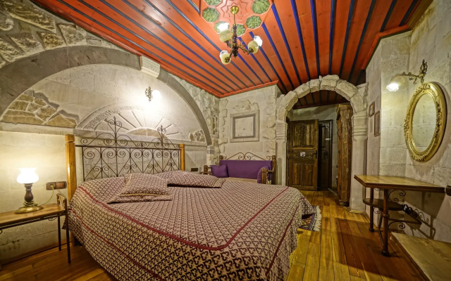 Alaturca House