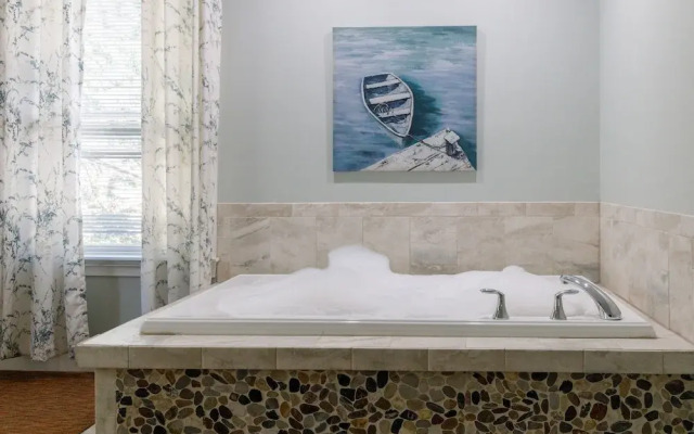 The Admiral's Inn Resort