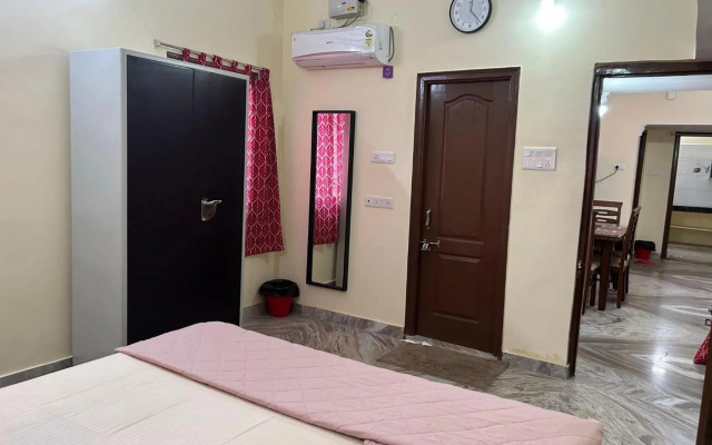 Home to explore Food, History & Shopping