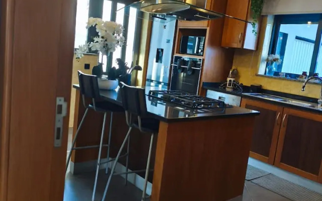 Esposende Charming Villa With Garden