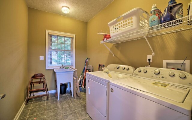 Family-friendly Massanutten Home w/ Slope Views!